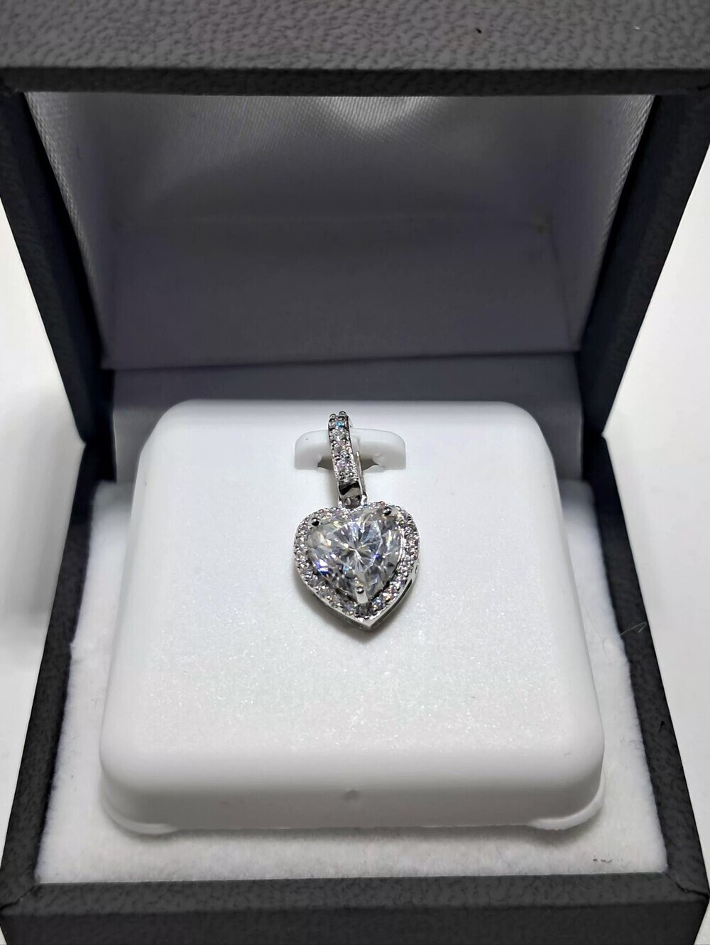 925 Silver And 1.25 CTW Certified Moissanite Gemstone Heart Pendant NWT